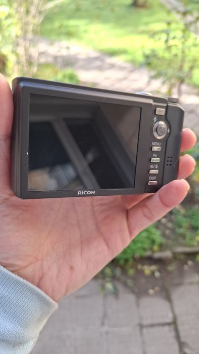 Компактен дигитален фотоапарат Ricoh R10 – 10MP, 7.1x оптичен зум, раб