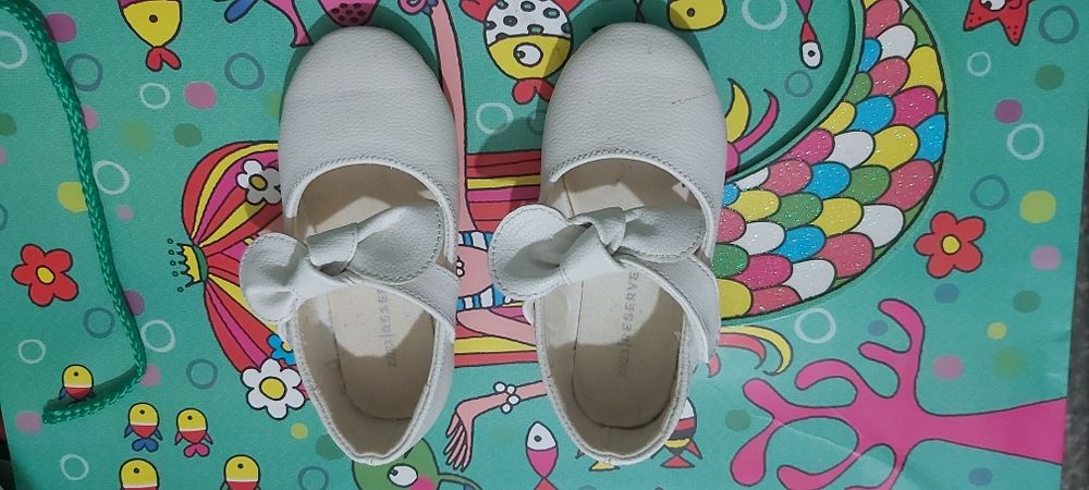 Обувки бели с лепенка 22/23