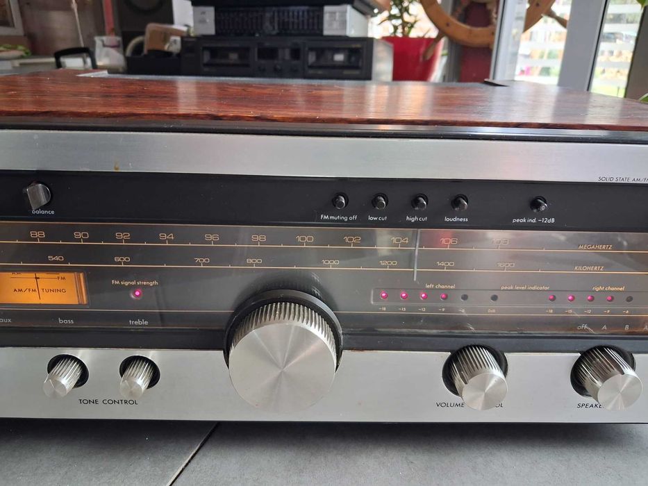 Luxman R-1040 stereo receiver