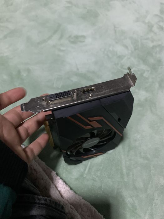 Placa vide gigabite 1030 og