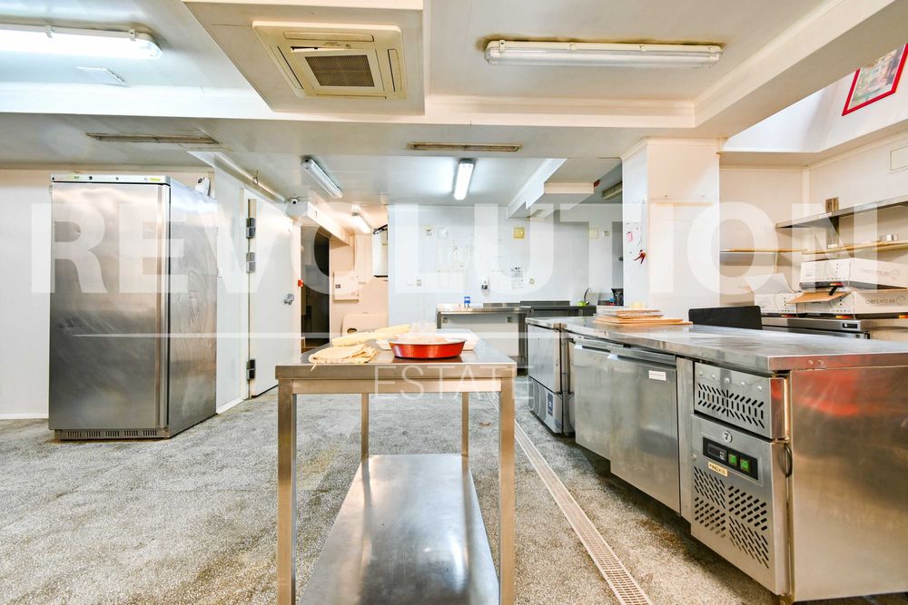 Продава се Заведение в София, Витоша - 237 кв.м за 2207 €/кв.м - Снимка #11