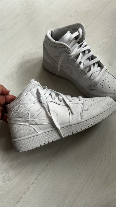 Nike Air Jordan 1 Mid Triple White – номер 40