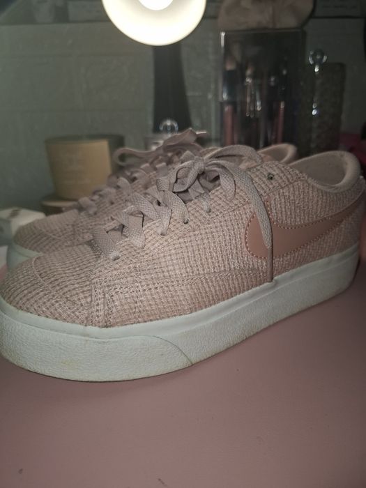 Nike W Blazer Low Platform Essential