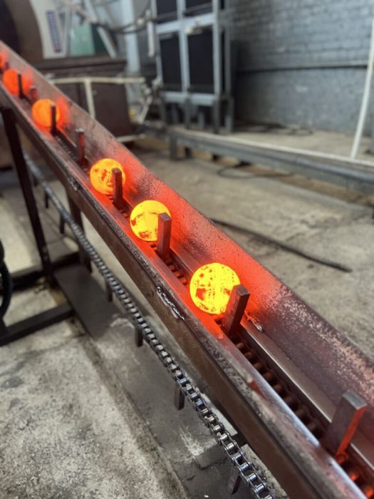 Стальные и чугунные мелющие шары..