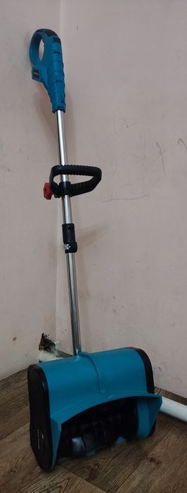 Снегоуборочная машинка