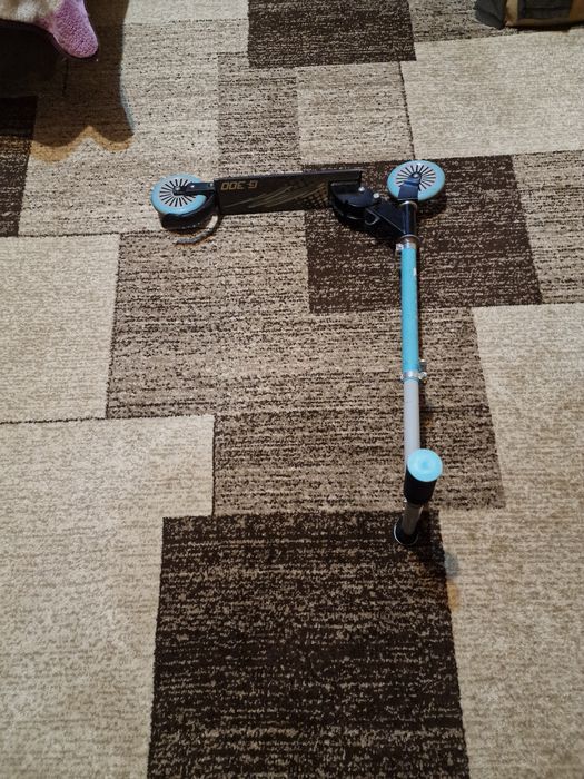 Trotineta din aluminiu