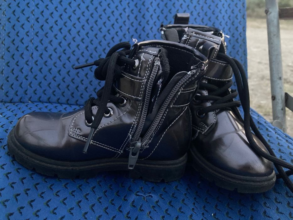 cizmulite fetita/nr24/40 lei negociabil