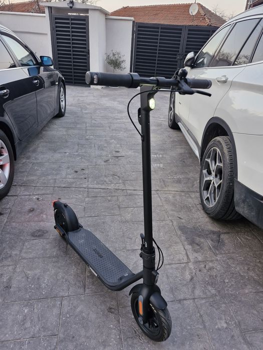 Vând Ninebot f2 pro.