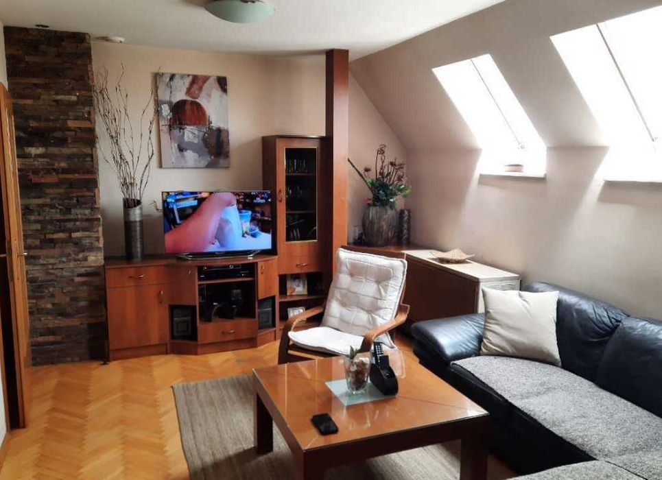 Дава се под наем Тристаен апартамент в Бургас, Лазур - 80 кв.м за 280.5 € - Снимка #1