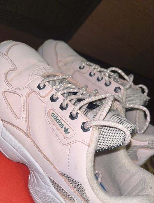 Adidasi Adidas Falcon