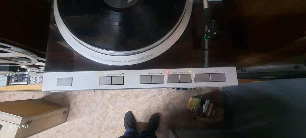 DENON DP-47F. Проигрыватель виниловых пластинок.