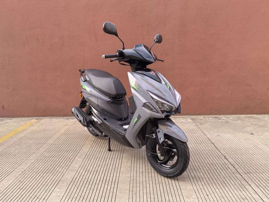 Scuter fara permis - scuter limitat la 25km/h - Casca cadou