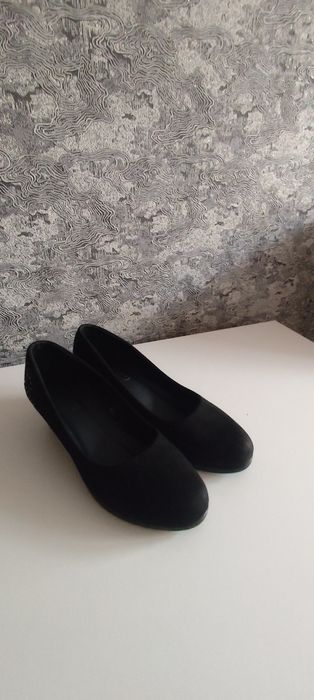 Продам туфли новые 40р.