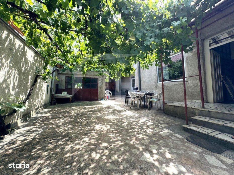 Teren cu casa demolabila sau proiect de reamenajare, in Gruia