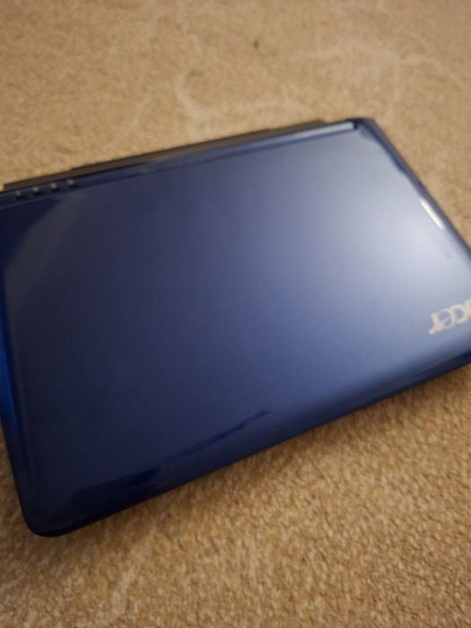 Laptop  mini Acer One fara incarcator + Laptop Toshiba cu incarcator