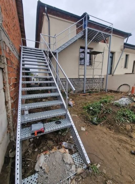 Scara metalica zincată