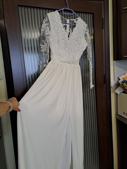 Дълга рокля с дантела