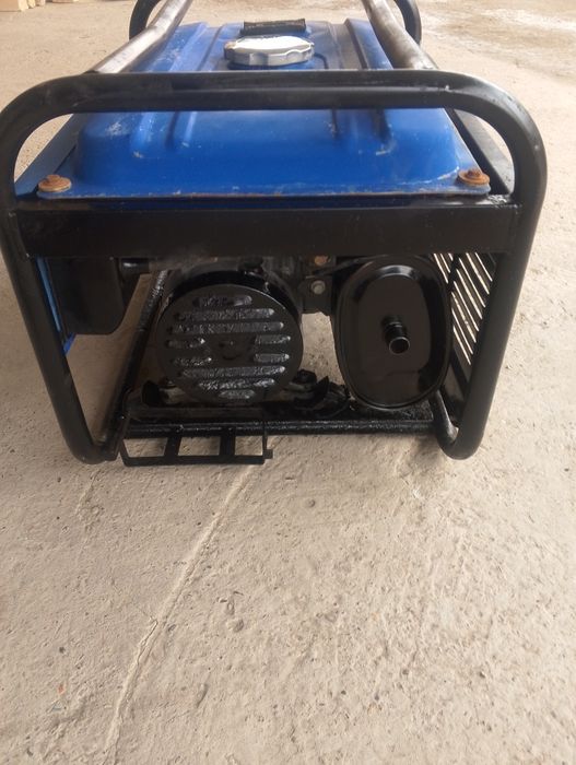 Генератор сотилади 4kw