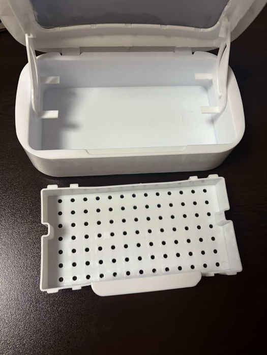 Кутия за дезинфекция на инструменти