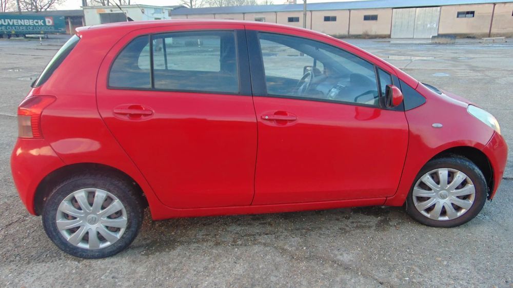 Usi Toyota Yaris 2005-2010 hatchback