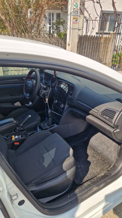 Vând Megane 4 benzina si gpl