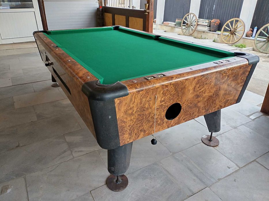 Билярд със монетник