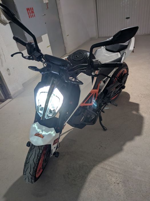 Мотоциклет KTM  Duke  390
