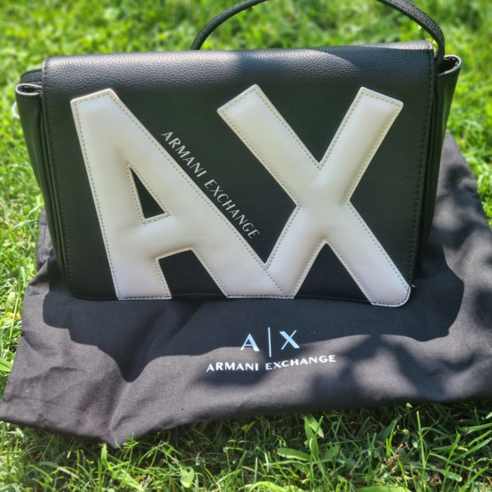 Vand geantă Armani Exchange