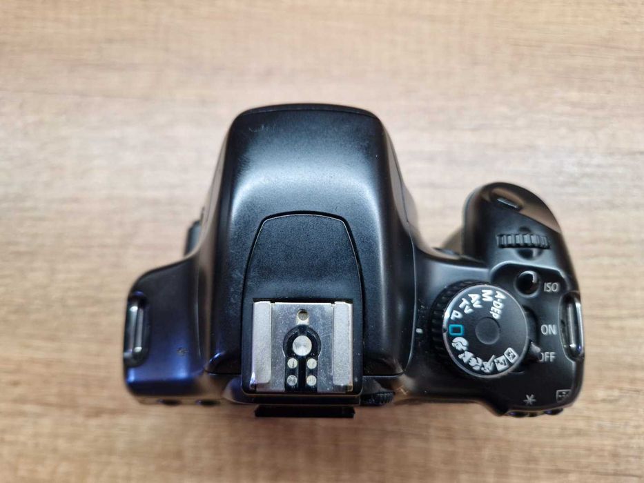 Продавам Canon EOS 450D + SD карта 4GB + чанта