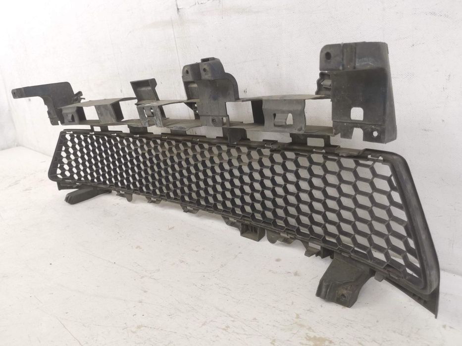 Grila Inferioara Bara Fata Dacia Logan 2 2013 2014 2015 2016, Sandero
