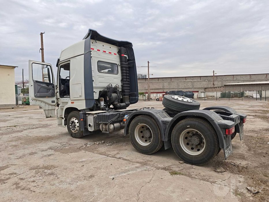 Dongfeng Тягач 6х4