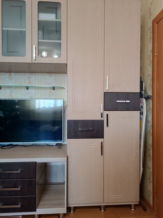 Стенка, горка корпусная в гостиную