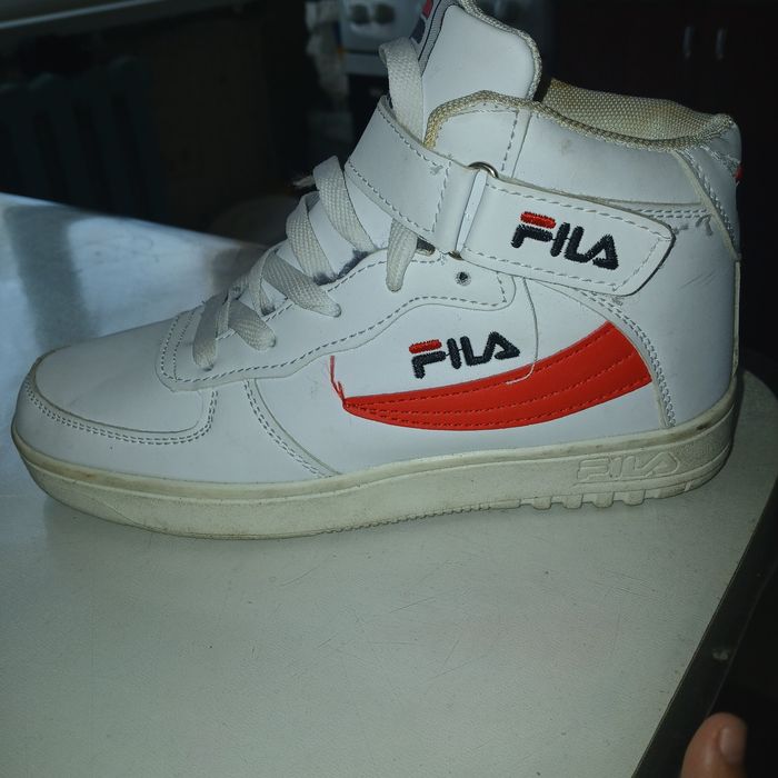 Продам зимние кроссовки 36 размер