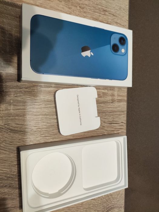 Продавам iphone 13 blue