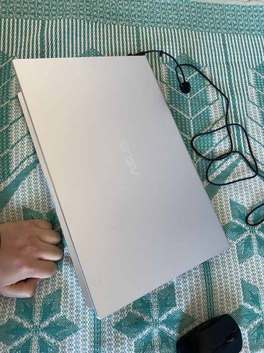 Продается ноутбук ASUS