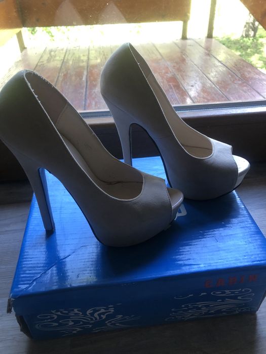 Дамски обувки на ток