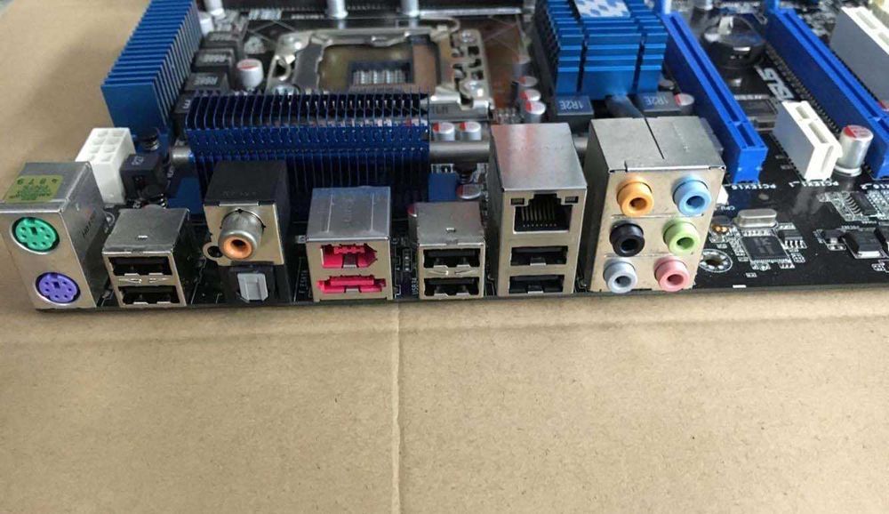 Asus P6T SE(1366) + i7 930 4/8