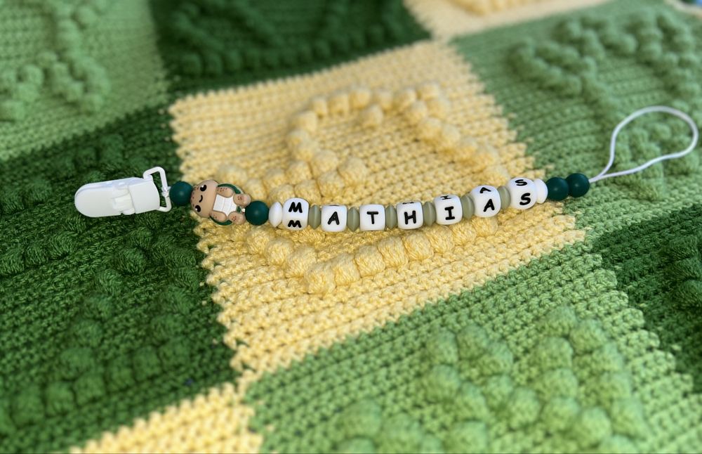 Lantisor suzeta personalizat !