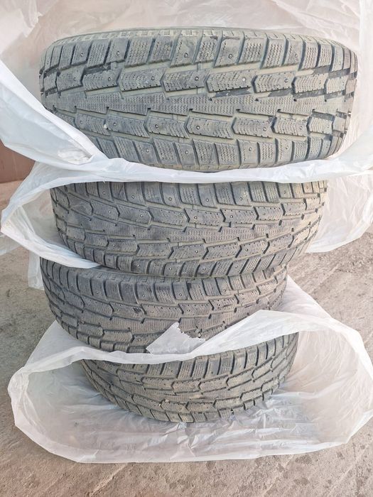 Шины б/у (2 комплекта)