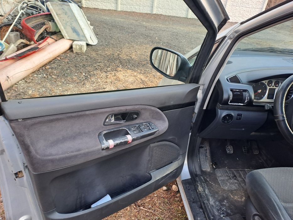 Dezmembrari ford galaxy 2000 2001 2002 2003 2004 1.9tdi