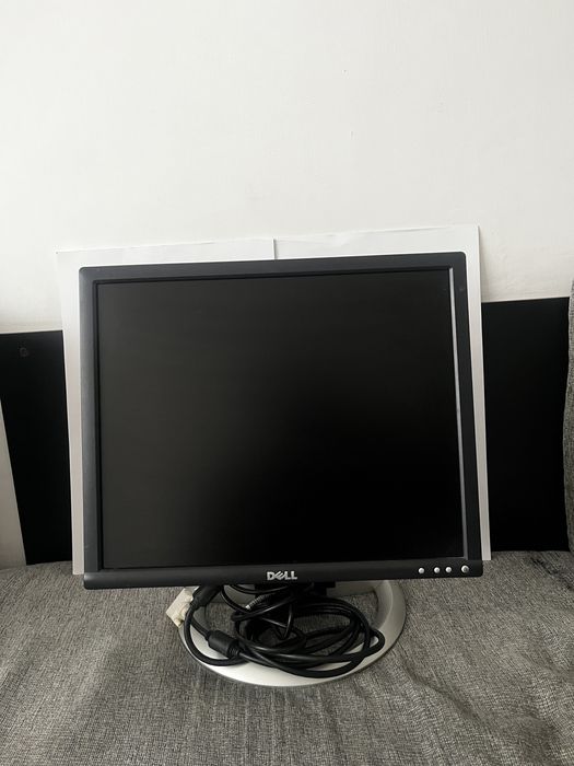 Продава монитор Dell 1905FP