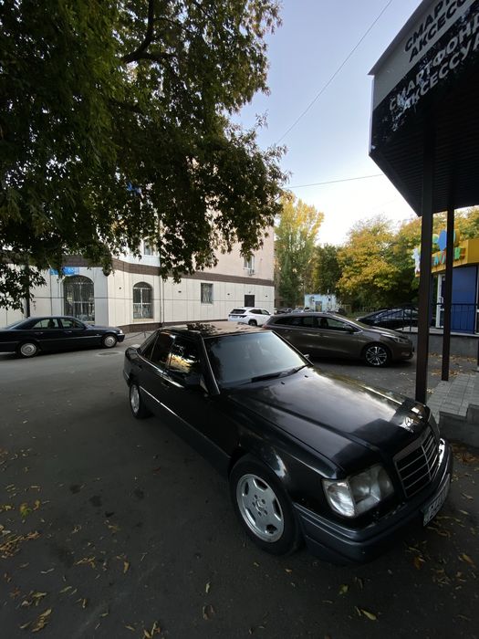 Мерседес 124 е220