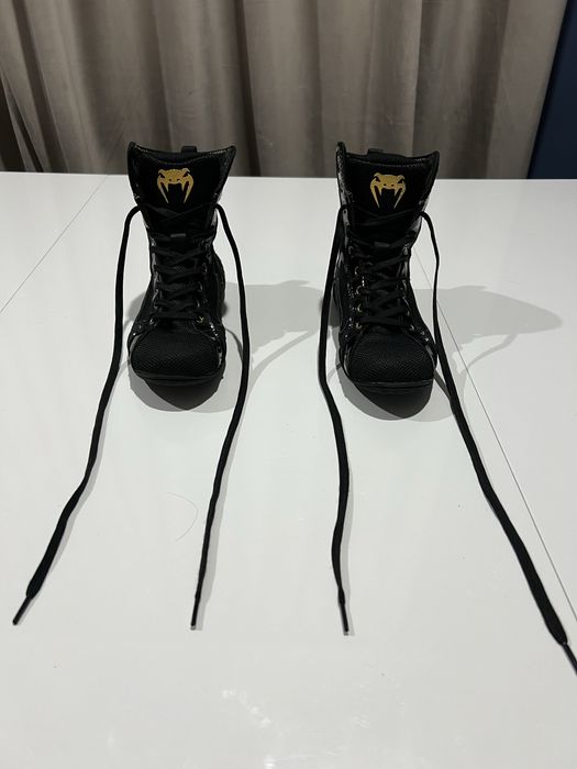 Боксерки Venom.