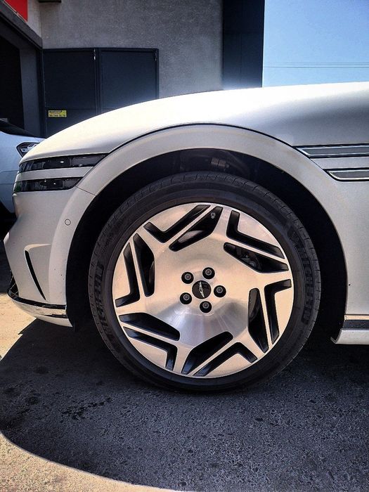 Замена колодок Genesis G80 G90