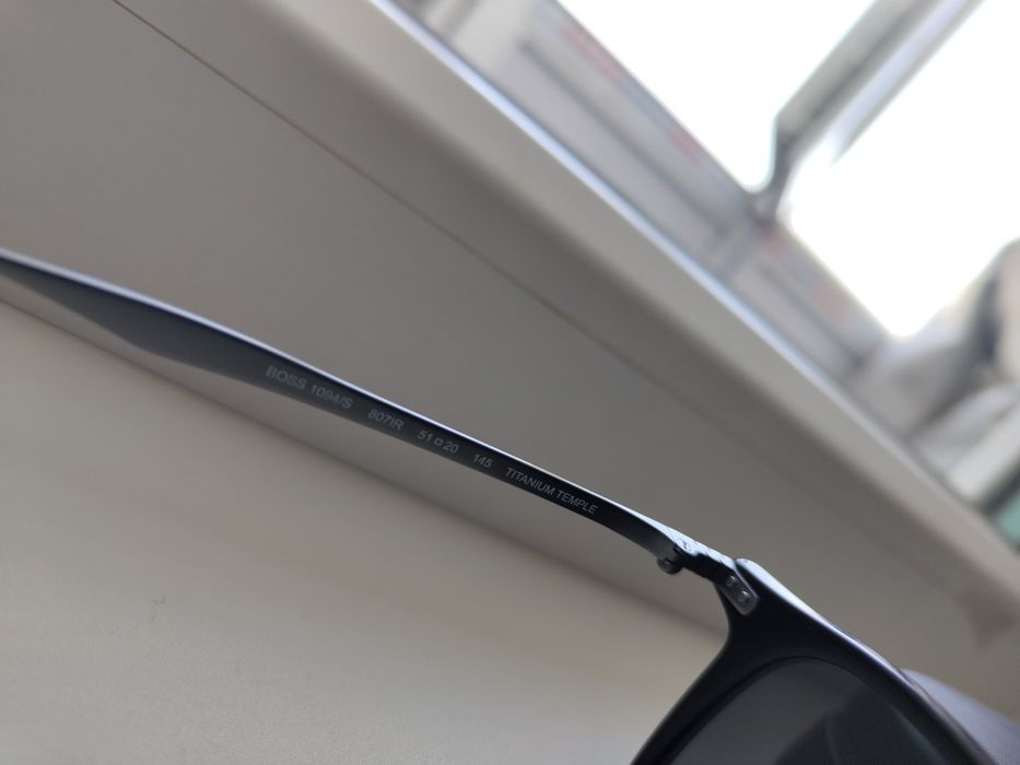 Солнцезащитные очки HUGO BOSS