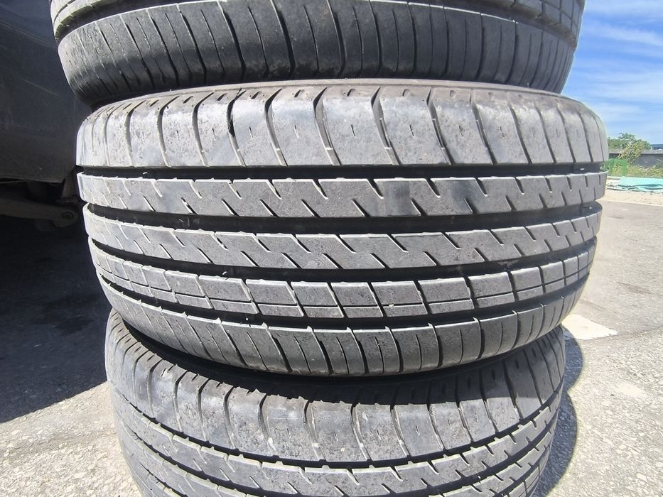 Продавам летни гуми 225/50/17