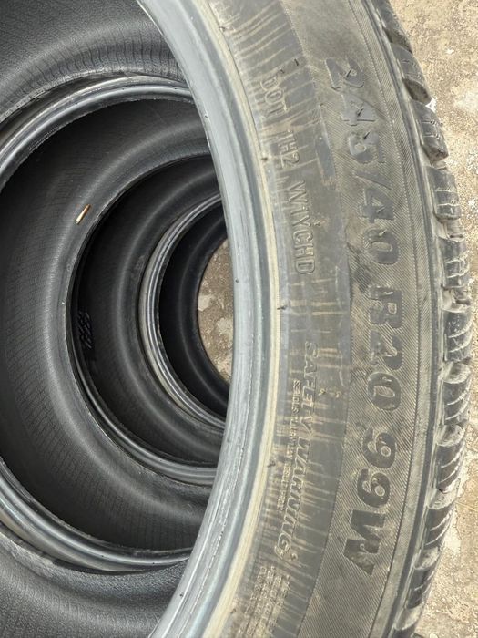 Kumho 245/40/20 Шины