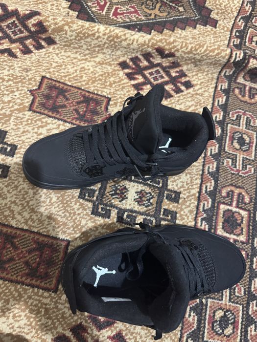 Vand jordan 4 negri