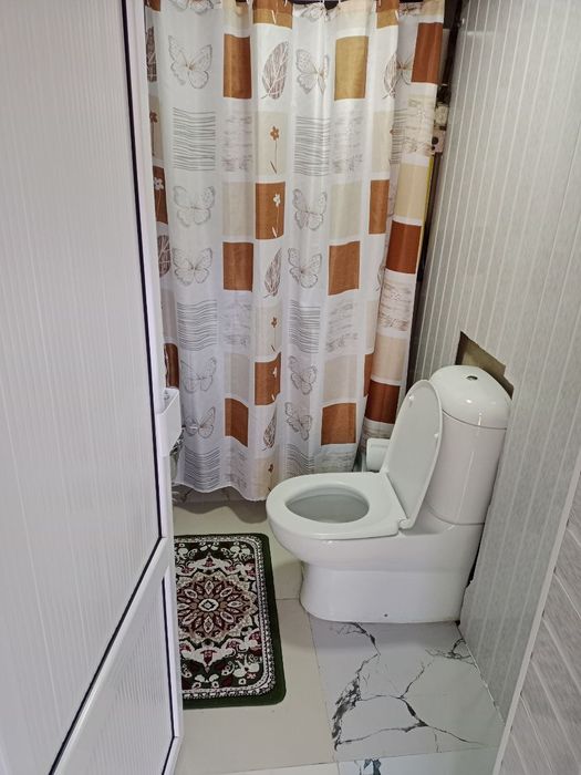 Uchaska 8 sotik 7 ta hona bor 3 ta spalni 2 ta zal 2 ta kalidor