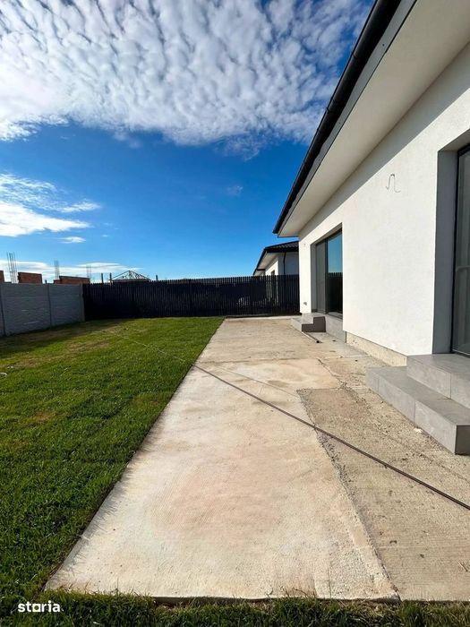 Vila individuala spectaculoasa, gradina mare, ansamblu LUX